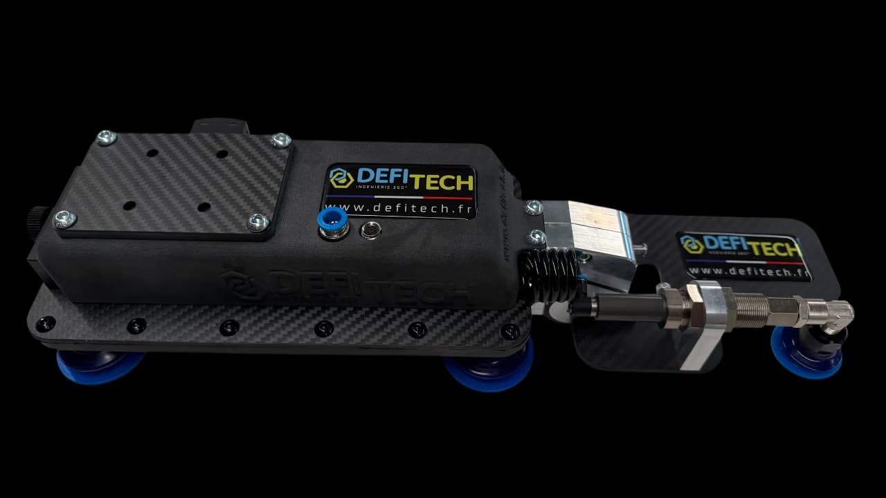 Defitech | טכנולוגיית מאחזי סיבי פחמן צרפתית — קלי משקל, מדויקים, לטיפול עדין